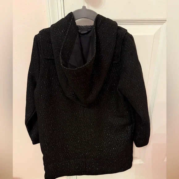 New with tag. Baby Gap girls coat. Size 5 toddler. - Picture 2 of 7